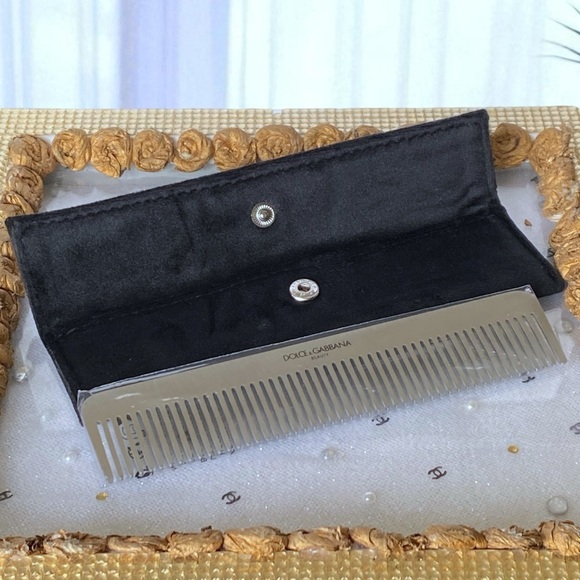 Dolce & Gabbana Other - Dolce&Gabbana Special edition stainless steel men's 5x1 comb in suede case